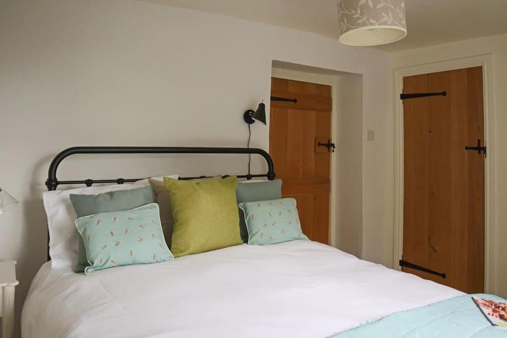 Aragon Cottage ラドロー エクステリア 写真